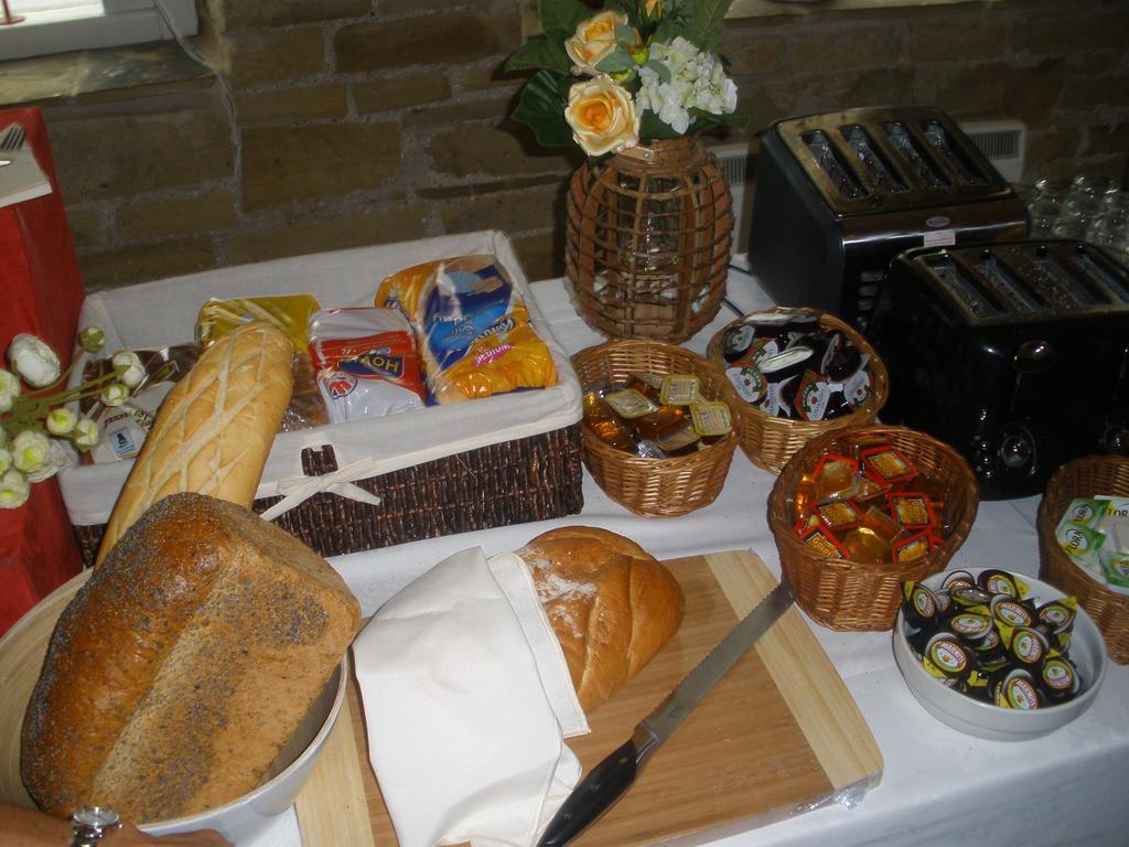 Waterfront Hotel Brighouse Bagian luar foto