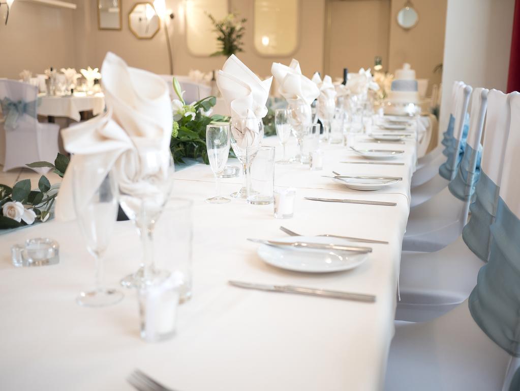 Waterfront Hotel Brighouse Bagian luar foto