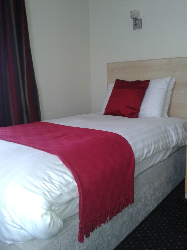 Waterfront Hotel Brighouse Bagian luar foto