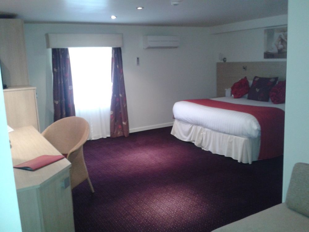 Waterfront Hotel Brighouse Bagian luar foto