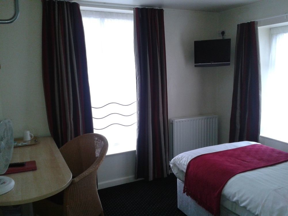 Waterfront Hotel Brighouse Bagian luar foto