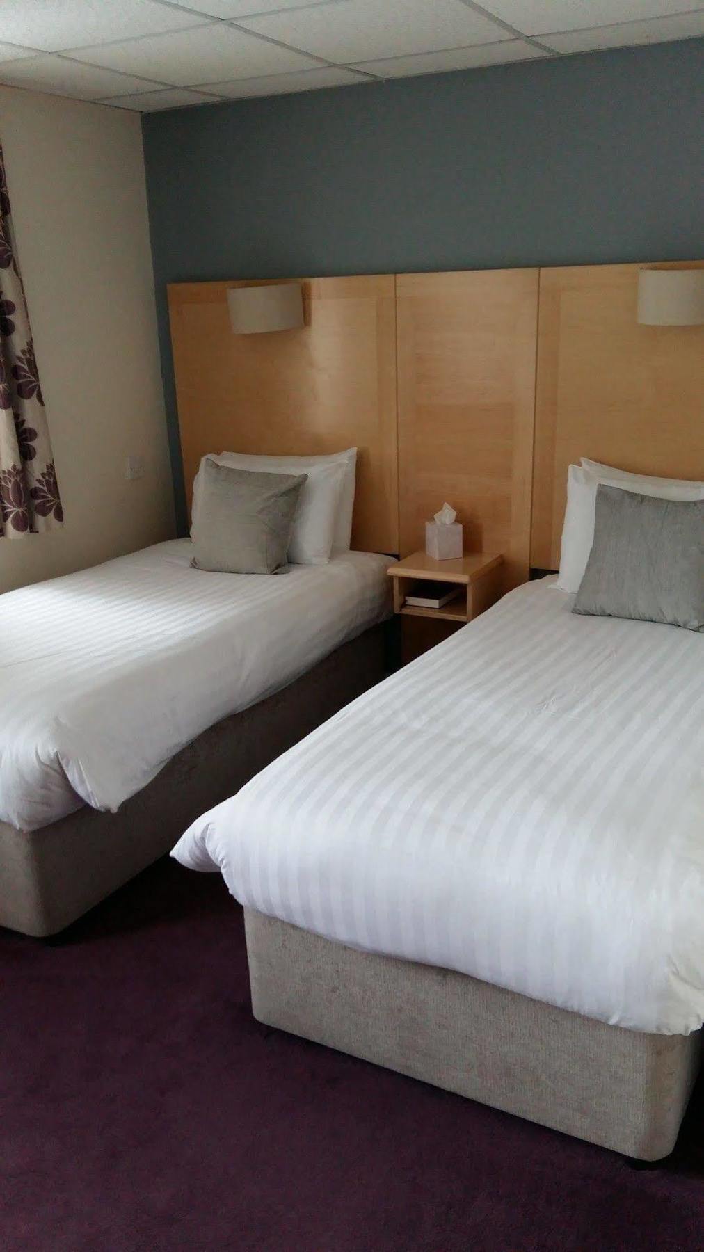Waterfront Hotel Brighouse Bagian luar foto