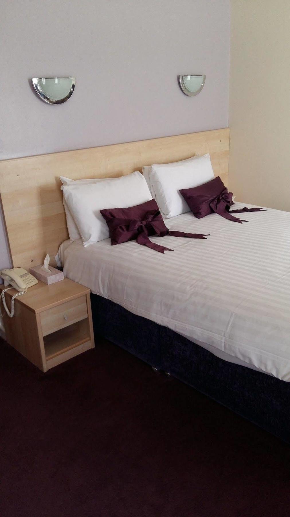 Waterfront Hotel Brighouse Bagian luar foto