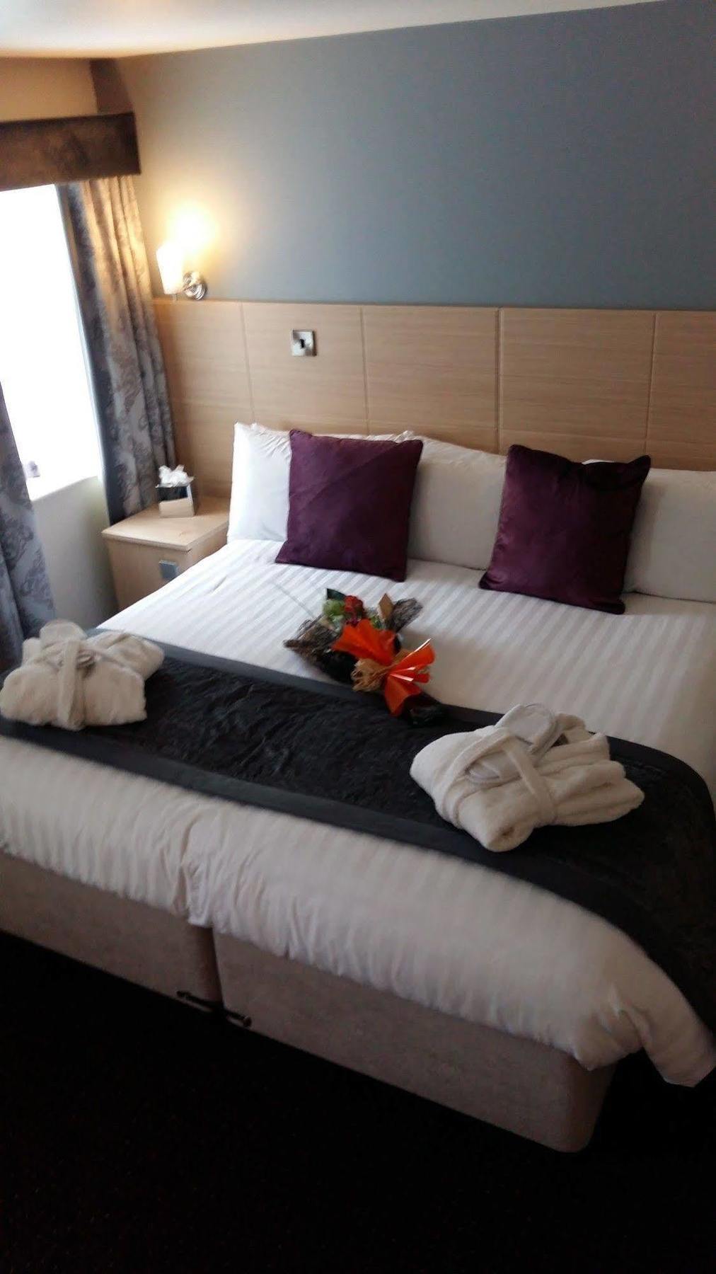 Waterfront Hotel Brighouse Bagian luar foto