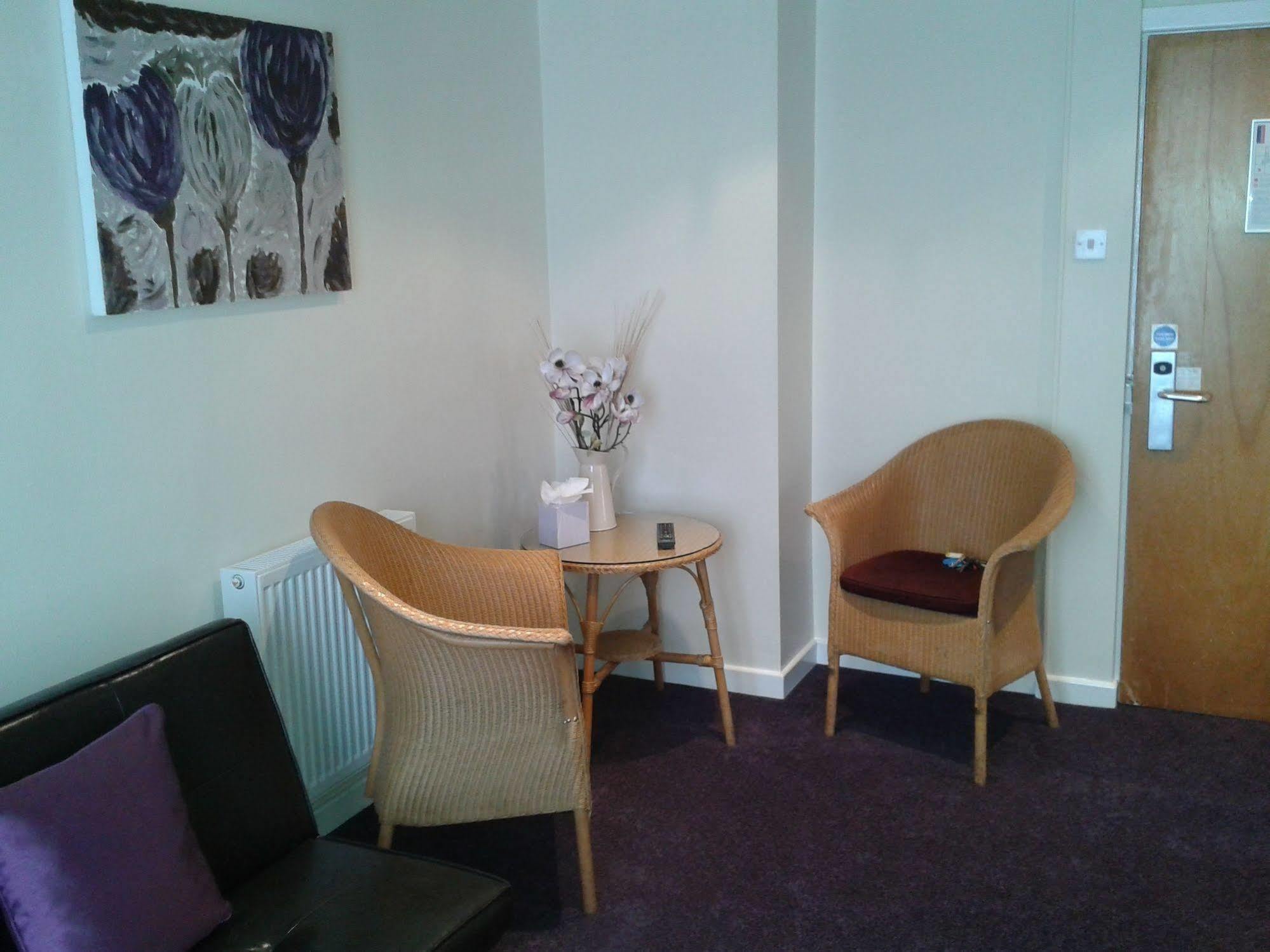 Waterfront Hotel Brighouse Bagian luar foto