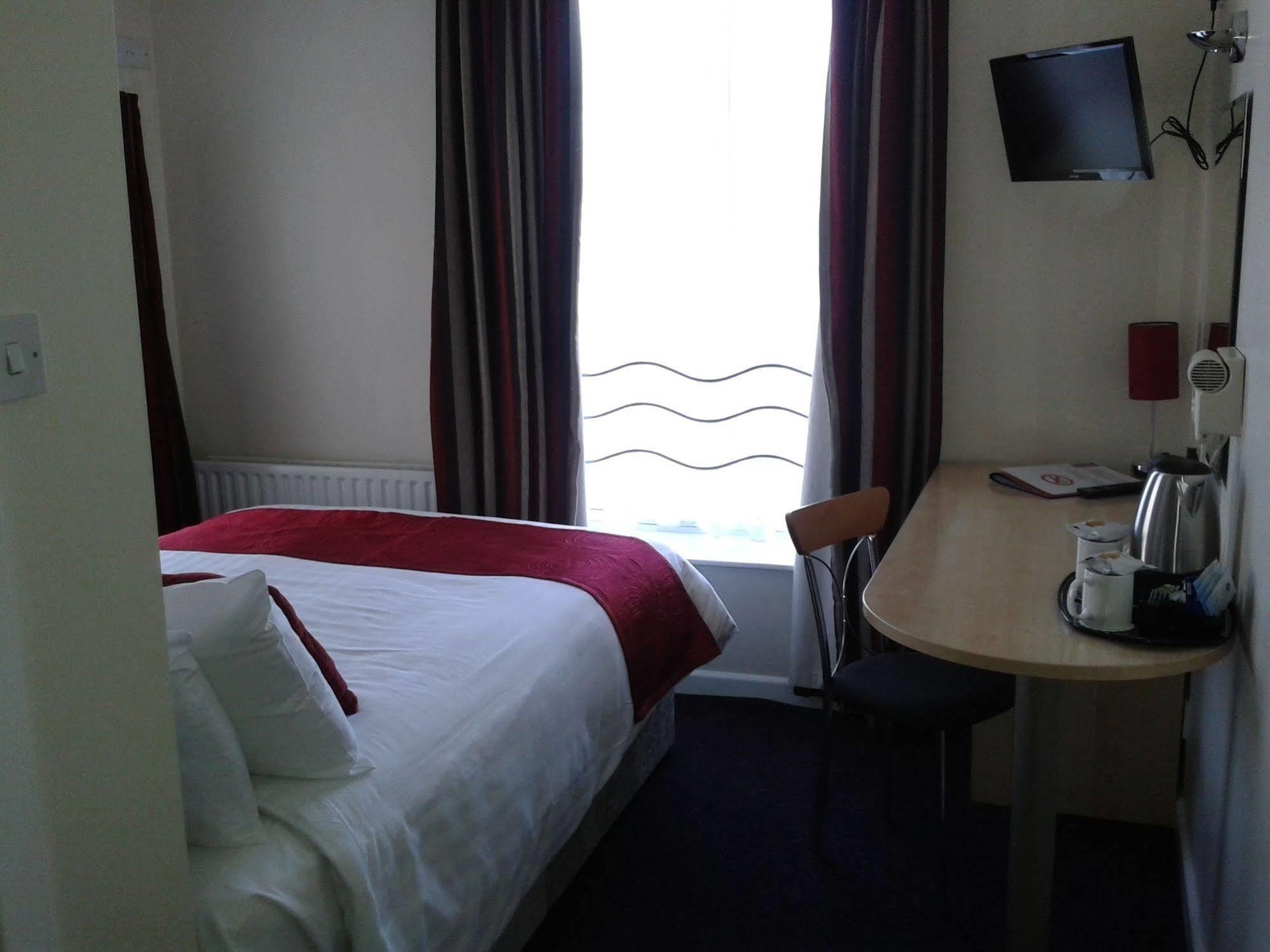 Waterfront Hotel Brighouse Bagian luar foto