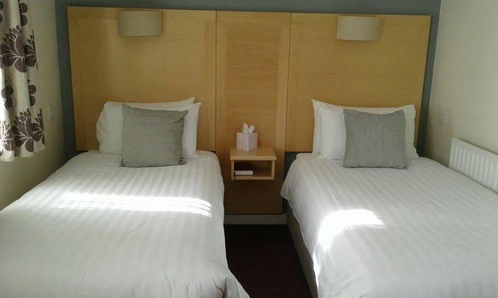 Waterfront Hotel Brighouse Bagian luar foto