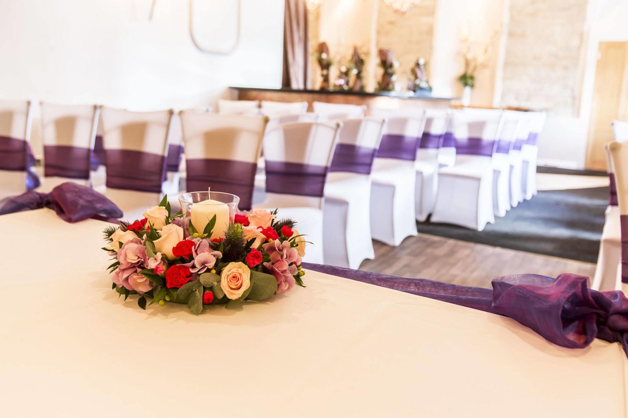 Waterfront Hotel Brighouse Bagian luar foto