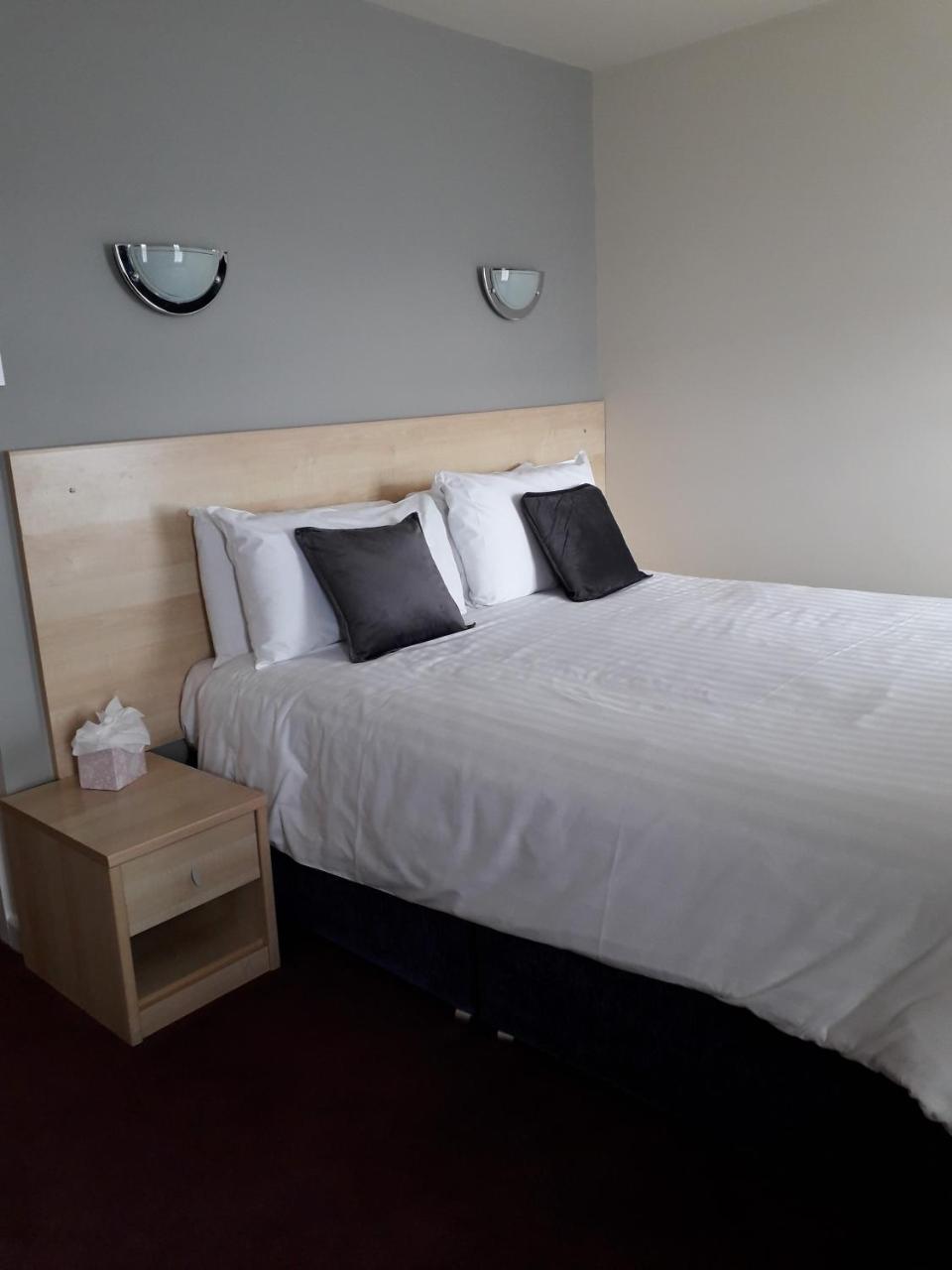 Waterfront Hotel Brighouse Bagian luar foto