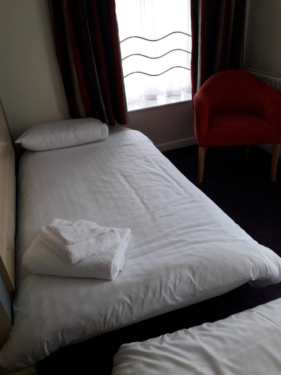 Waterfront Hotel Brighouse Bagian luar foto