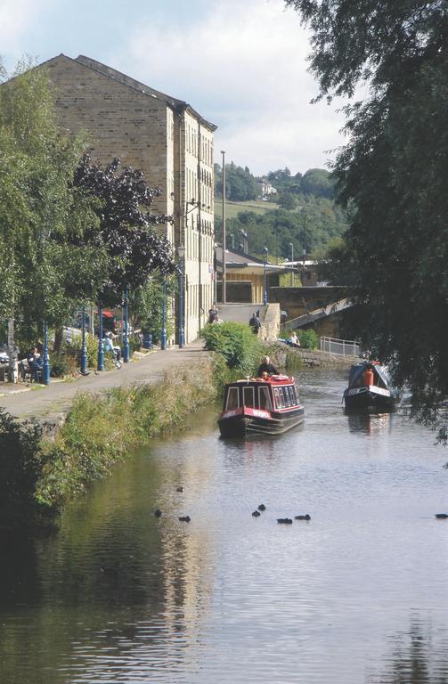 Waterfront Hotel Brighouse Bagian luar foto
